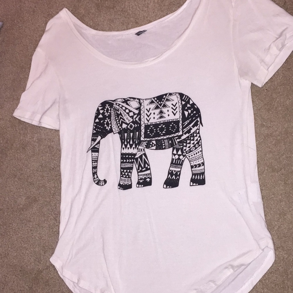 ZUMIEZ elephant tee shirt